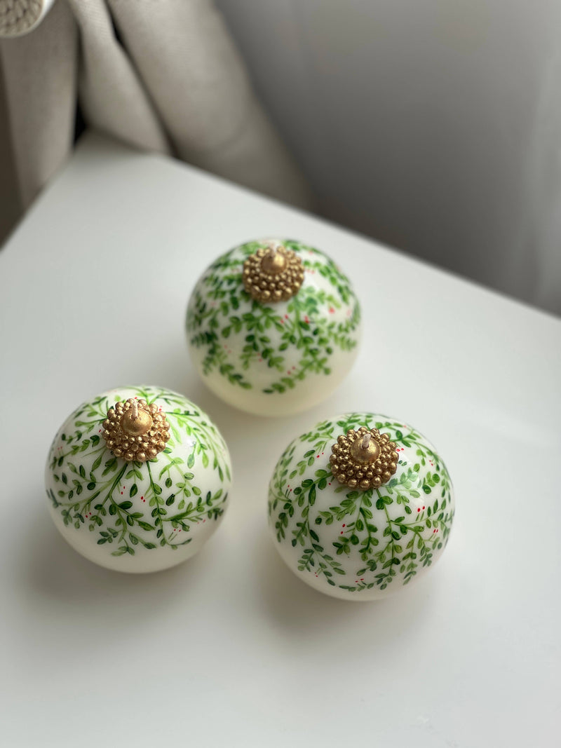 Christmas Bauble Ceramic Effect Candle