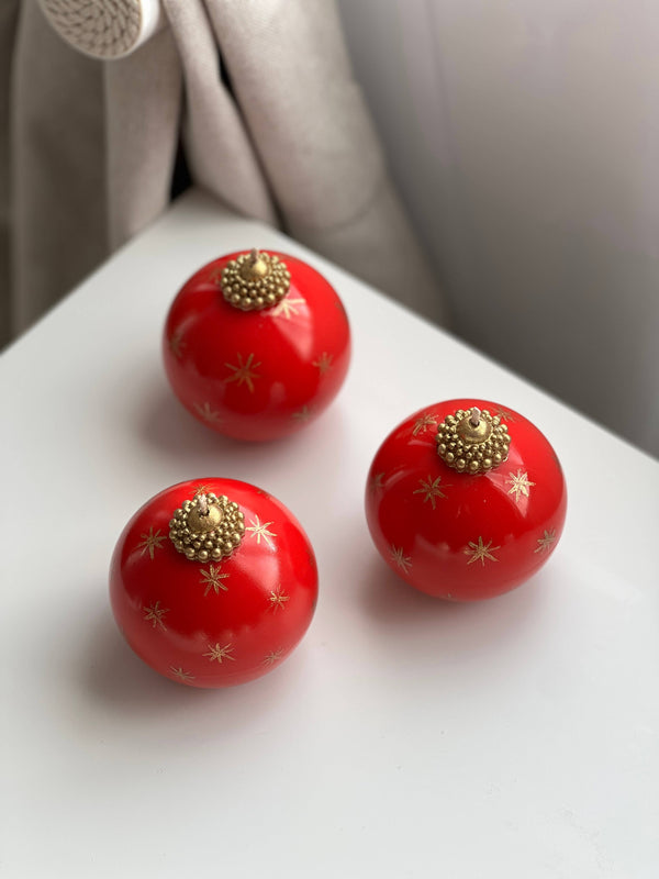 Christmas Bauble Ceramic Effect Candle