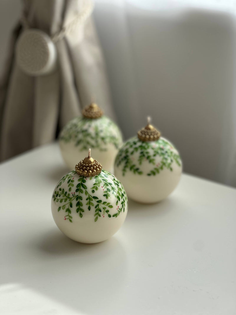 Christmas Bauble Ceramic Effect Candle