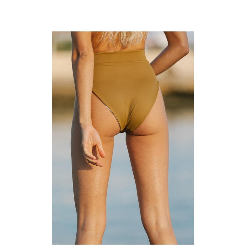 The 'Oriane' Reversible Bikini Brief in White Seagrass